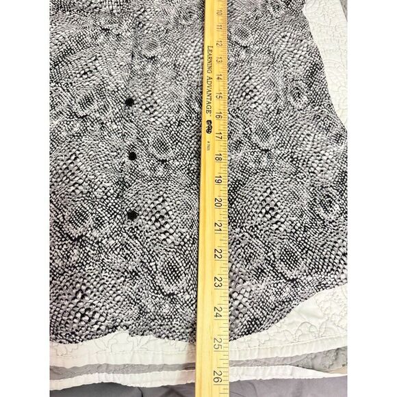 Joie 100% Silk Blouse Sz S Gorgeous Snakeskin Print EUC 3/4 Sleeves Animal Print - Picture 9 of 10